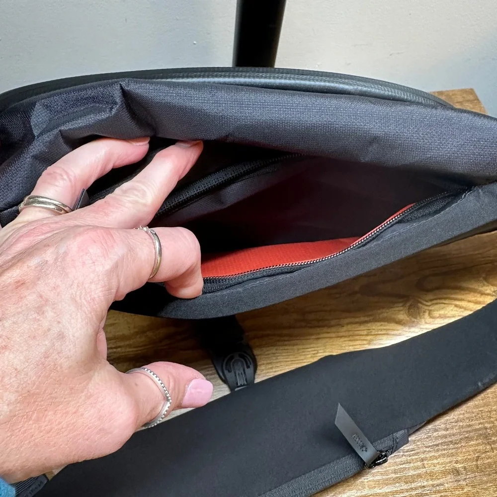 Alpaka metro crossbody